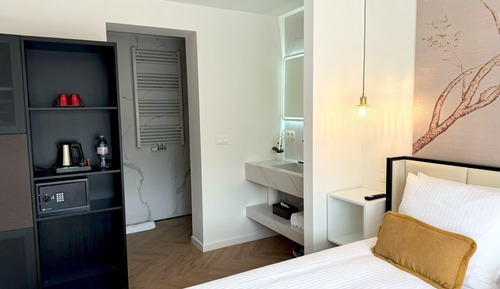 Double Room with Private Bathroom 2