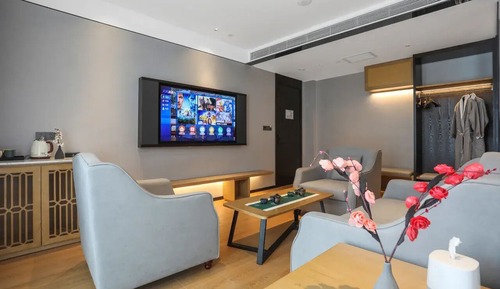 Economy Room