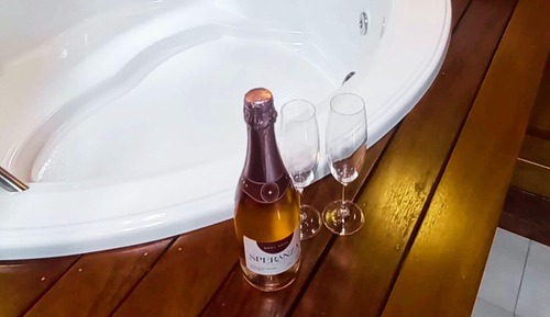 Honeymoon Chalet
