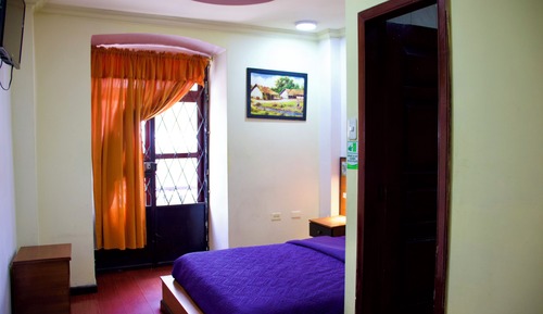 Room, 1 Queen Bed, Private Bathroom