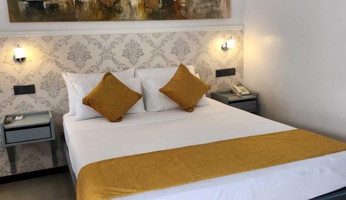 Deluxe Double Room, Courtyard View