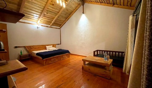 Luxury Double Room, Balcony, Hill View