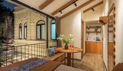 Honeymoon Studio, City View