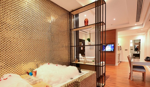 V.I.P Royal Suite