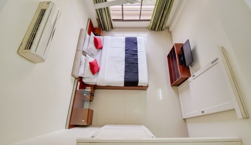 Deluxe Family Room Level G