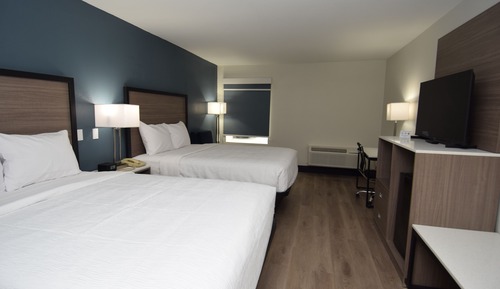Room, 2 Queen Beds, Mobility Accessible, Non Smoking (Bathtub w/ Grab Bars)