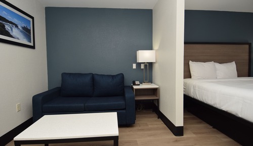 Suite, 1 King Bed with Sofa bed, Non Smoking