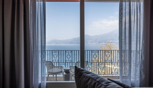 Junior Suite, Terrace, Lake View (Deluxe)