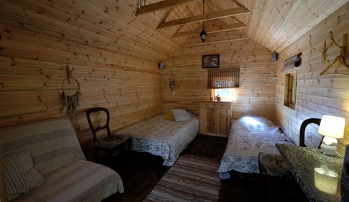Basic Cabin, Garden View