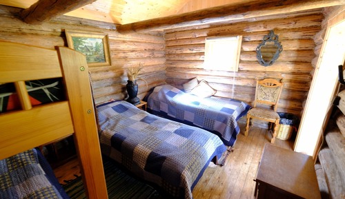 Basic Cabin, Garden View