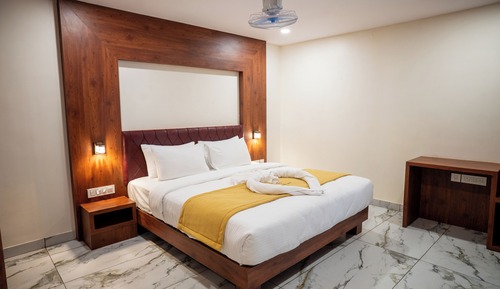 Suite, City View