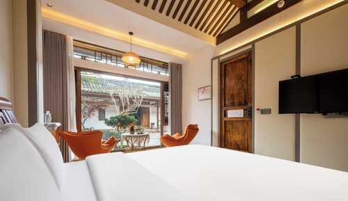 Signature Suite