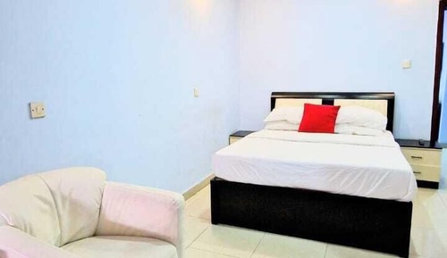 Basic Suite, Housekeeping