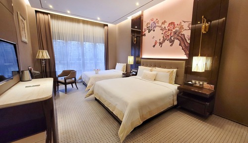 Deluxe Triple Room, Multiple Beds, Non Smoking, Housekeeping