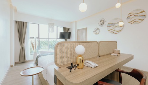 Premier Room, Pool View