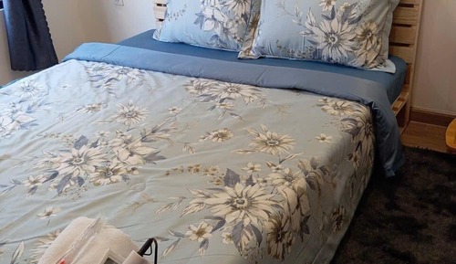 Comfort Room, Shared Bathroom
