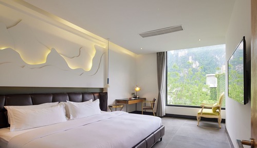 Deluxe Suite, Balcony, Mountain View