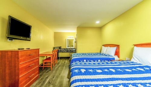 Room, 2 Queen Beds, Non Smoking