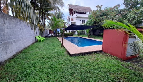 Basic Chalet, Patio
