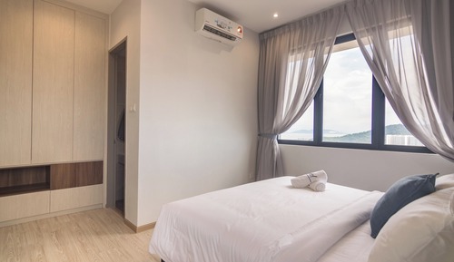 Luxury Condo, 3 Bedrooms, Balcony, City View