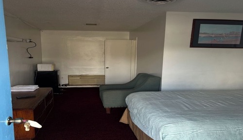 Room, 1 King Bed, Smoking