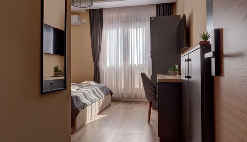 Deluxe Double Room, 1 King Bed, Garden View