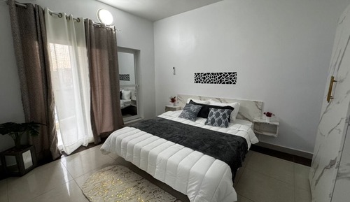 Deluxe Apartment, City View