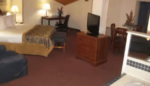 Deluxe Suite, 1 King Bed, Non Smoking, Kitchenette