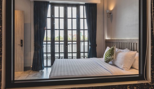 Family Room, 3 Bedrooms, River View