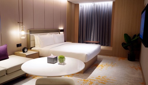 Premier Room