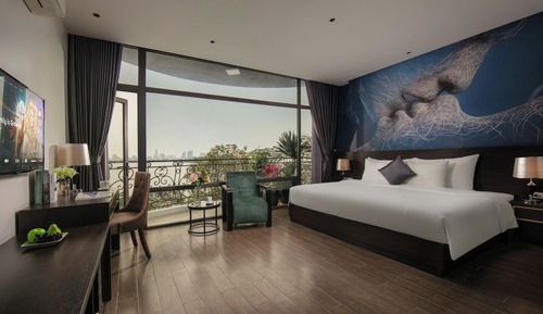Executive Suite, Lake View