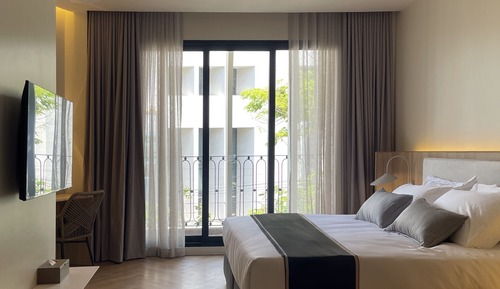 Standard Suite, Balcony, City View