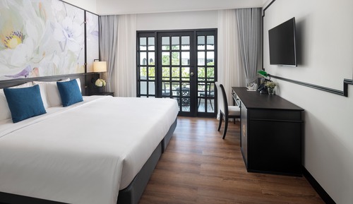 Deluxe Balcony Pool Access Room
