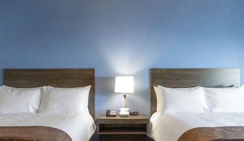 Room, 2 Queen Beds (with Recliner)