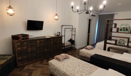 Design Studio Suite, Garden View