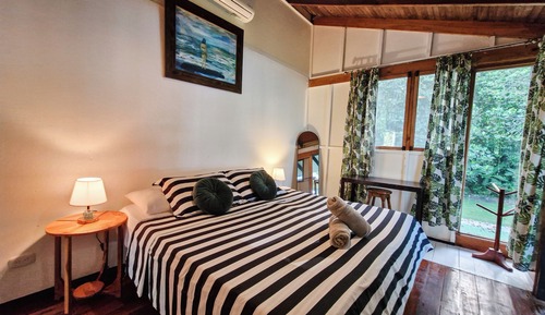 House, 3 Bedrooms, Sea View, Beachfront