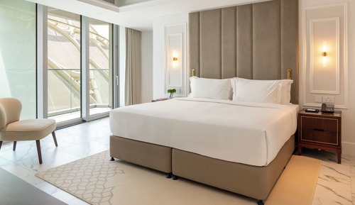 Deluxe One Bedroom Apartment