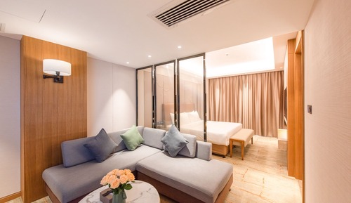 Comfort Suite, City View