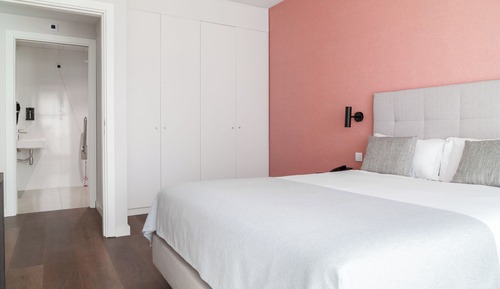 One-Bedroom Apartment Wheelchair Access