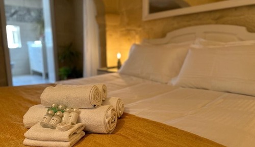 Superior Double Room, Bathtub