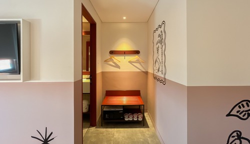 Deluxe Studio