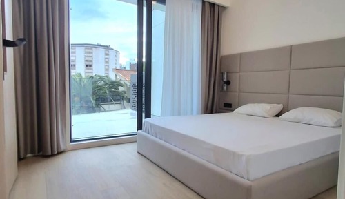 Deluxe Apartment, City View