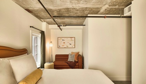 Apartment (3 Bedroom, 1 King, 2 Queens)