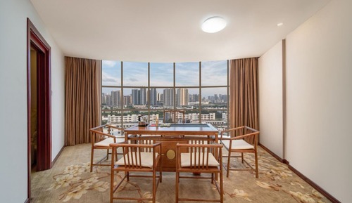 Executive Suite, City View