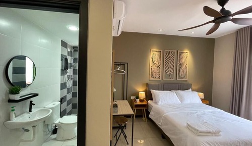 Junior Suite, 3 Bedrooms, Pool View
