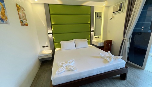 Deluxe King Room