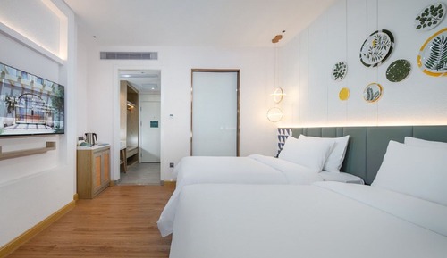 Superior Double Room, City View