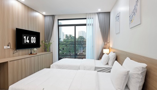 Business Studio Suite, City View