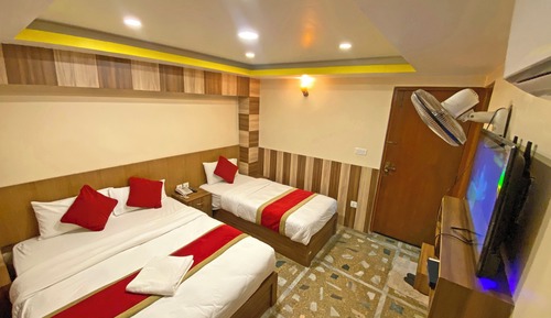 Deluxe Triple Room, City View