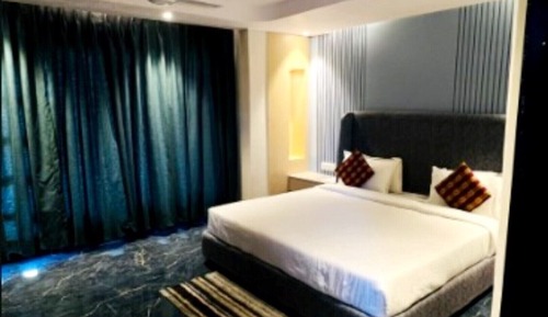 Executive Double Room, City View